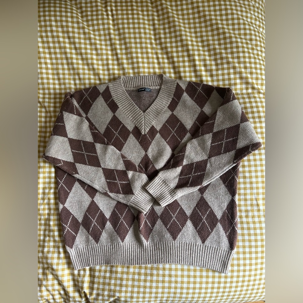 SHEIN V-Neck Argyle Sweater in Brown and Cream